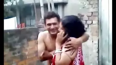 Sesxbf - Indian bhabhi outdoor romance with devar recorded by cuckold hubby indian  sex video