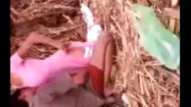 Village girl outdoor fucked by lover in sugarcane field