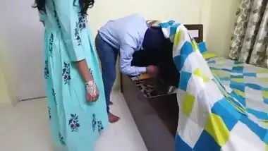 Desi Bhabhi, Indian Bhabhi And Indian Desi Bhabhi In Chuakidar Ko Ghar Bulakar Karwai Jabardsti Chudai