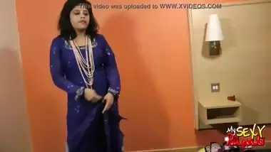 sexy indian babe rupali bhabhi boobs exposed