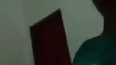Tamil housewife exposing