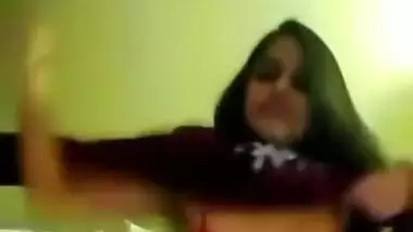 Perfect nude bhabi plays with her clit on the webcam