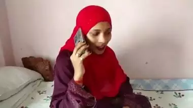 A hijabi girl takes her lover’s dick in a Bangladeshi xxx video