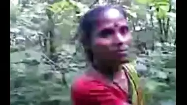 Telugu sex video of a village aunty in the forest