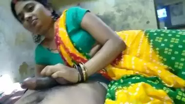 Indian village sex - Bhojpuri handjob and blowjob