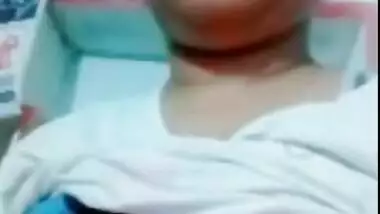 Sexy Desi Girl Showing Her Boobs on Video Call