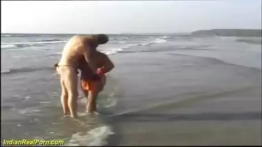 Goa ki girls ka sea beach par videshi se group sex
