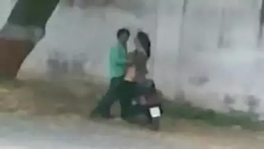 Lyari Karachi Pakistan Side Road Sex Caught From Mobile