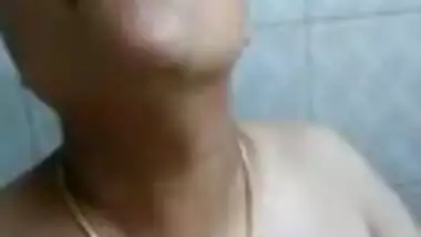 Gujarati Bhabhi nude MMS selfie video