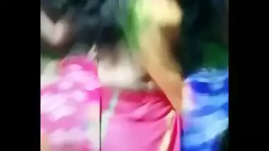 Hot marwadi bhabhi amisa gupta erotic navel show.