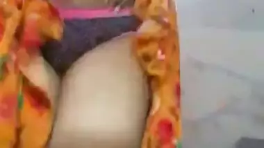 Horny desi aunty exposed