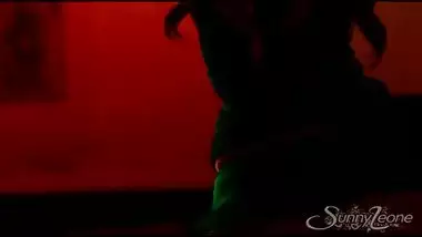 Sunny Leone in Sexy Video of Glamour Masturbation