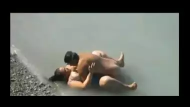 BBW Goa aunty enjoys outdoor sex on the beach with lover