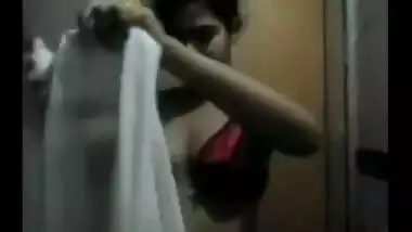 Desi college girl after shower leaked selfie