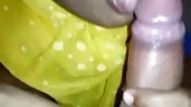 Desi hijab girl sucking n taking BF cum in her mouth