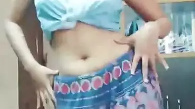 Desi Girl Sexy Dance