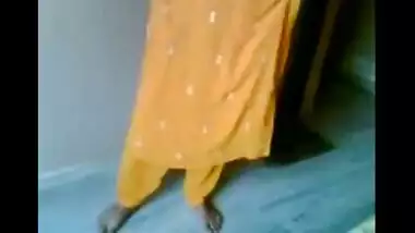 Marathi aunty exposed her naked figure on demand