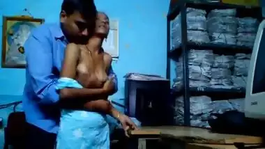 Desi uncle romance with young girl in Shop house