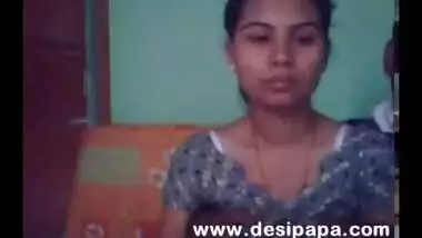 Amateur delhi desi girl mms scandal playing with her boobs