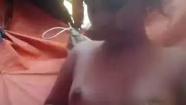 Negligent woman takes a break to masturbate excited Indian pussy