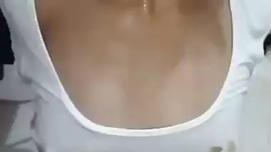 Cock hungry sweaty babe rides like a whore in desi sex MMS