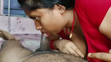 Bhabhi sensual blowjob with open blouse boobs show