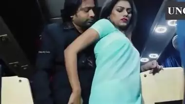 Desi Bhabhi In Chalti Bus Me Neighbor Bhabhi Ki Chuday