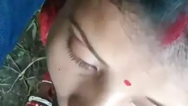 Desi Bhabhi Giving Blowjob Outdoors MMS