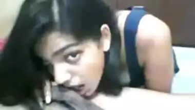 Tamilxvidro - Andhra girl giving blowjob to boyfriend on webcam indian sex video