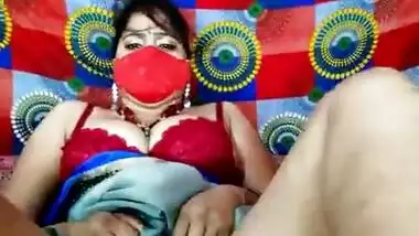 Indian sexy boudi live hot boobs show