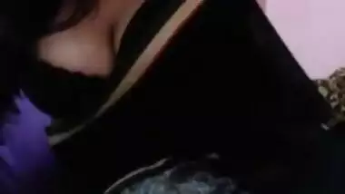 Horny Bhabi with saree