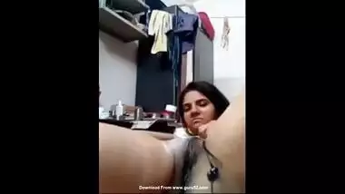 Desi Girl Showing Pussy