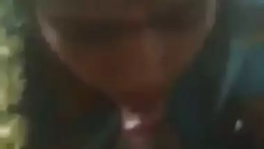 Chennai lady gives a Tamil blowjob to her lover