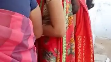 Tamil hot college girl side boobs in saree at temple HD