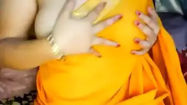 hotty_liza Teasing in Yellow Saree on StripChat Live