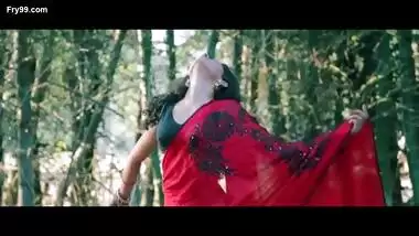 Desi Model Sexy Navel & Figure Show in Shoot