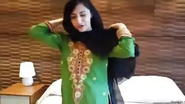 PAKISTANI SABRIM BUTT IN HOTEL BED