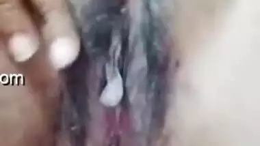 Today Exclusive- Mallu Bhabhi Showing Her Boobs And Pussy Part 2