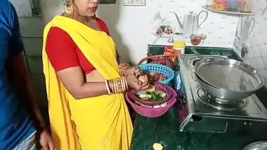 Owner Rough Fucking Maid Girl Who Cooking Food In Kitchen Porn In Hindi Voice With Bengali Boudi