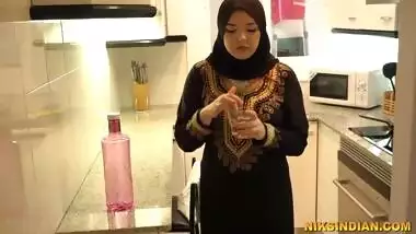 Hot Muslim Teen masturbates and gives Blowjob to Brother