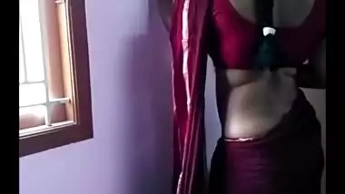 Indian Bhabi Showing Her Assets