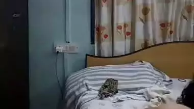 Cute girlfriend round ass showing viral xxx MMS