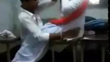 Desi collage lover kissing in class room