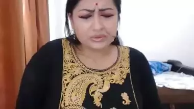 Large Stocky Bhabhi Cam Show – Movies