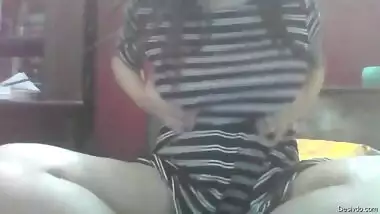 Desi College Girl Showing Boobs & Fingering Pussy