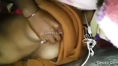 Bolly4u Old Sex Video Hd - Comely desi teen puts cam under blanket to film her perky xxx breasts  indian sex video