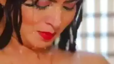 Desi wife Hot shower