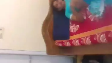 Desi Bhabhi In Sari Masturbation