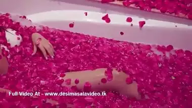 Indian Bollywood actress anveshi jain sexy bathing hot video