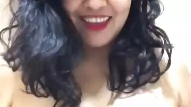 DEsi GF Teasing BF with Boobshow